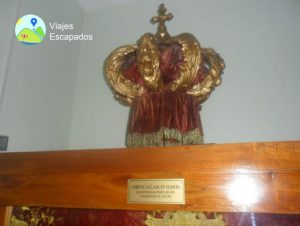 Corona tallada en madera - Museo del Señor de los Milagros