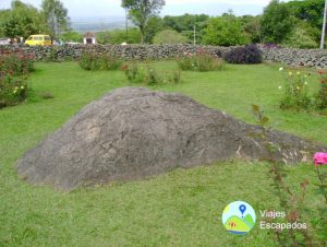 Piedra de los deseos Jardín exterior Hacienda el Paraíso - Viajes Escapados